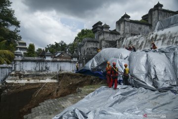 Antisipasi longsor susulan Makam Raja Mataram