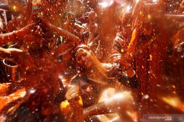 Festival Holi di India sepi di tengah kekhawatiran corona
