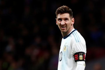 Alami cedera, Messi tinggalkan kamp Argentina dan kembali ke Barcelona