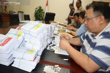 PPLN Beijing selipkan "pesan khusus" di amplop surat suara