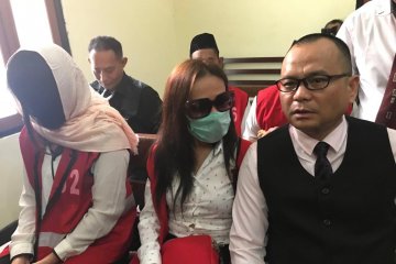 Dua Muncikari Artis Vanessa Angel Jalani Sidang Perdana