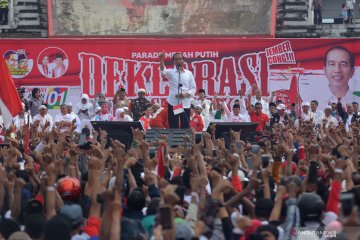 Ribuan pendukung Jokowi-Ma'ruf padati Stadion JSG Jember