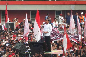 Kampanye di Jember, Jokowi paparkan tiga kartu program kerja