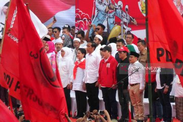 Round up - Dalam sehari, Jokowi kampanye di tiga daerah di Jatim