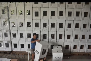 KPU Badung rakit kotak suara pengganti