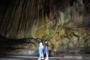 WISATA GUA BATU KAPAL