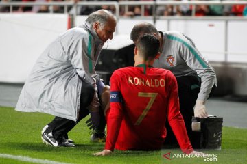 Ronaldo cedera, mungkin menepi satu-dua pekan