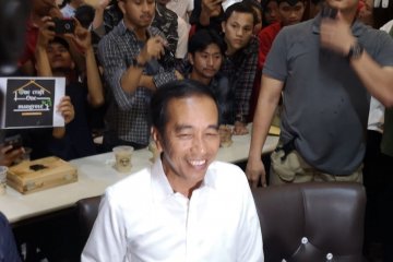 Jokowi dorong produk unggulan lokal masuk pasar nasional