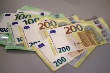 Euro menguat, survei bisnis Jerman kurangi kekhawatiran resesi ekonomi