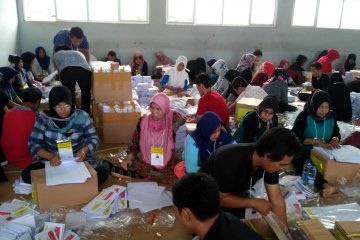 KPU Cianjur masih tunggu surat suara pengganti