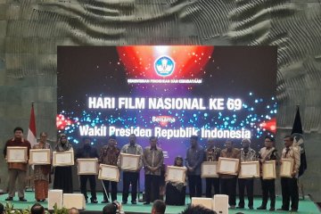 JK serahkan apresiasi kesetiaan saat peringatan Hari Film Nasional