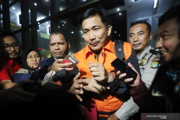 Anggota DPR Bowo Sidik Pangarso ditahan KPK