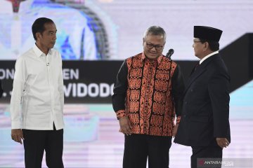 Jokowi dan Prabowo tiba di panggung debat