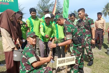 Kodim Agam tanam 50 ribu bibit pohon minimalkan dampak bencana