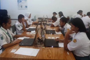 SMA PGRI Jayapura pinjam komputer untuk pelaksanaan UNBK