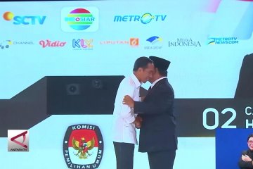 Aksi menyenangkan Jokowi dan Prabowo di akhir debat