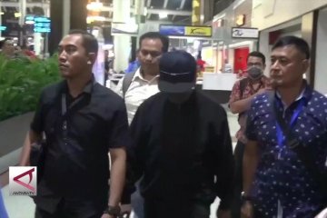 OTT KPK di Surabaya, ketum PPP tiba di bandara Soetta
