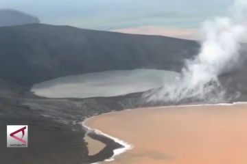 PVMBG ingatkan warga tak dekati Anak Krakatau