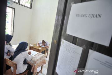 Ujian Nasional SMALB siswa tuna netra