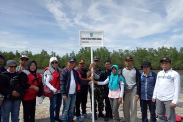 Pemerintah Bangka pasang plang pulau terpencil