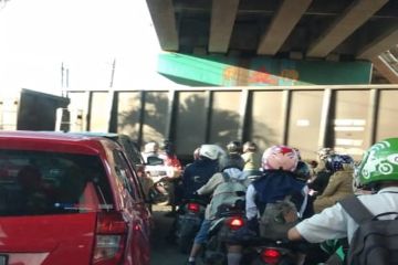 Kemacetan saat kereta api melintas