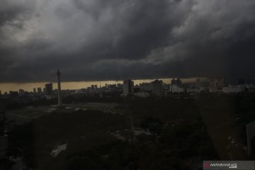 BMKG ingatkan potensi hujan disertai petir di Jakbar-Jaksel-Jaktim