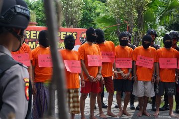 Polisi tangkap perempuan terlibat jaringan narkoba Trawangan