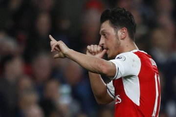 Ozil, Kolasinac absen lawan Newcastle menyusul insiden perampokan