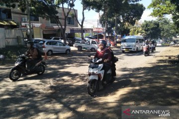 Banyak motor terjungkal,  pemerintah diminta perbaiki jalan di Cianjur