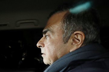 Mantan bos Nissan Carlos Ghosn kembali ditahan