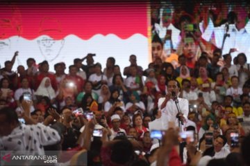 Pawai budaya sambut Jokowi di Batam