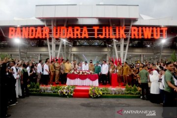 Jokowi resmikan terminal baru Bandara Tjilik Riwut