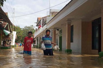 Luapan Sungai Cimanuk rendam lima kecamatan di Indramayu