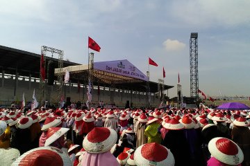 Penyanyi Haddad Alwi buka kegiatan kampanye Jokowi-Ma'ruf di Karawang