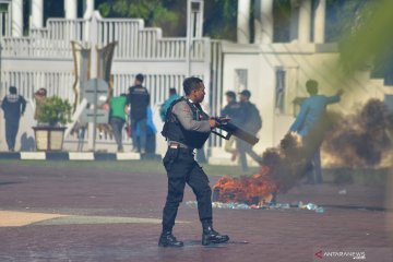 Unjuk rasa tambang emas berakhir ricuh