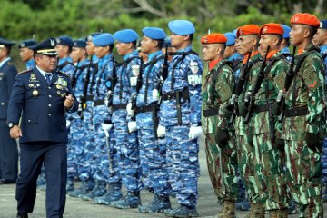 Upacara HUT TN AU di Ambon