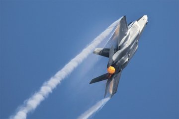 Militer Jepang: Vertigo diduga sebabkan F-35 jatuh