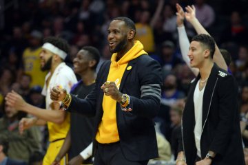 LeBron James kaget Magic Johnson mundur