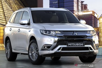 Mitsubishi Outlander PHEV terjual 200 ribu secara global