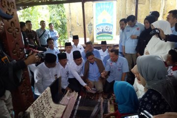 Sandiaga: songket Sumsel bisa menjadi produk kelas dunia