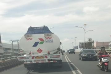 "Flyover" di depan  MBK