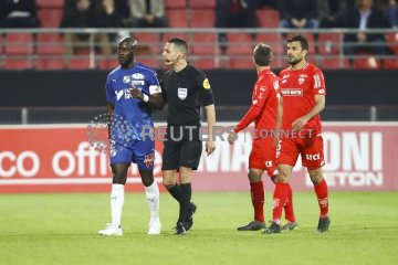 Dijon vs Amiens dihentikan gara-gara rasisme