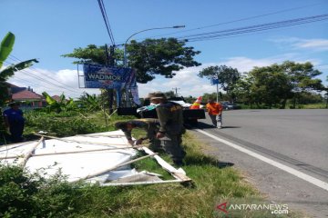 Bawaslu Kulon Progo bersihkan APK serentak di 12 kecamatan