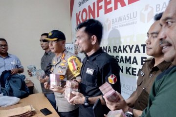 Caleg Gerindra Riau diduga politik uang ditangkap berikut Rp506,4 juta