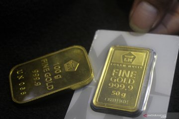 Permintaan emas batangan untuk investasi turun hingga 50 persen