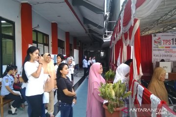 Pemungutan suara di TPS LP Pondok Bambu berjalan lancar