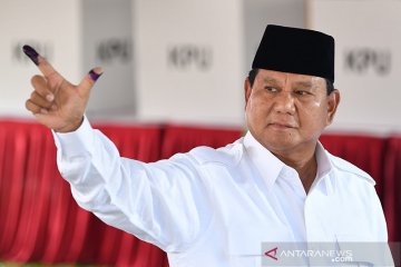 Prabowo minta pendukungnya tetap tenang