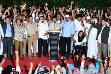 Prabowo ingatkan pendukungnya tak terprovokasi