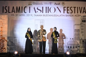 Desainer  Aceh diminta kembangkan fesyen berkarakter lokal
