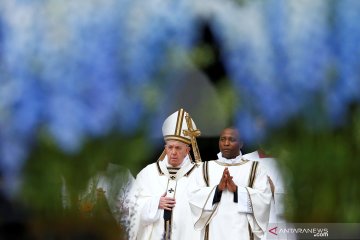 Paus kutuk kekerasan bersenjata di Amerika Serikat, berdoa bagi korban